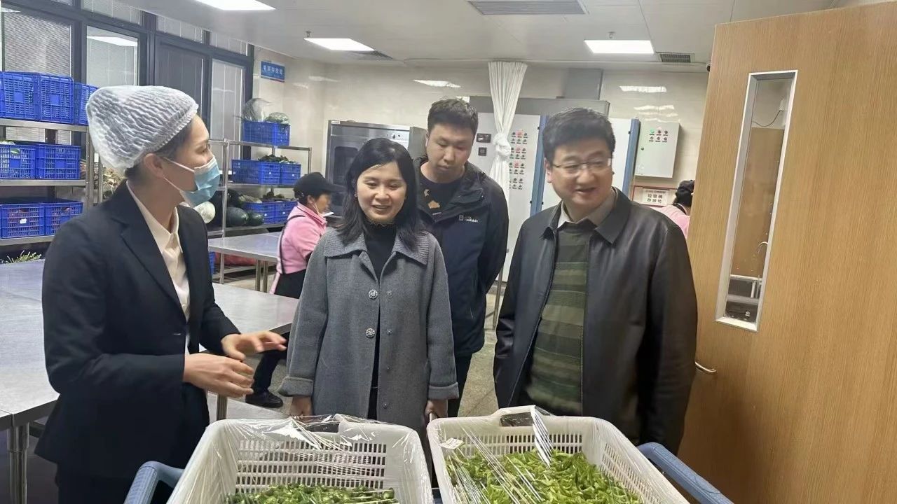 重庆儿童医院食物清静强化行动：副院长陈大鹏带队检查，，，，，，，确保饮食清静